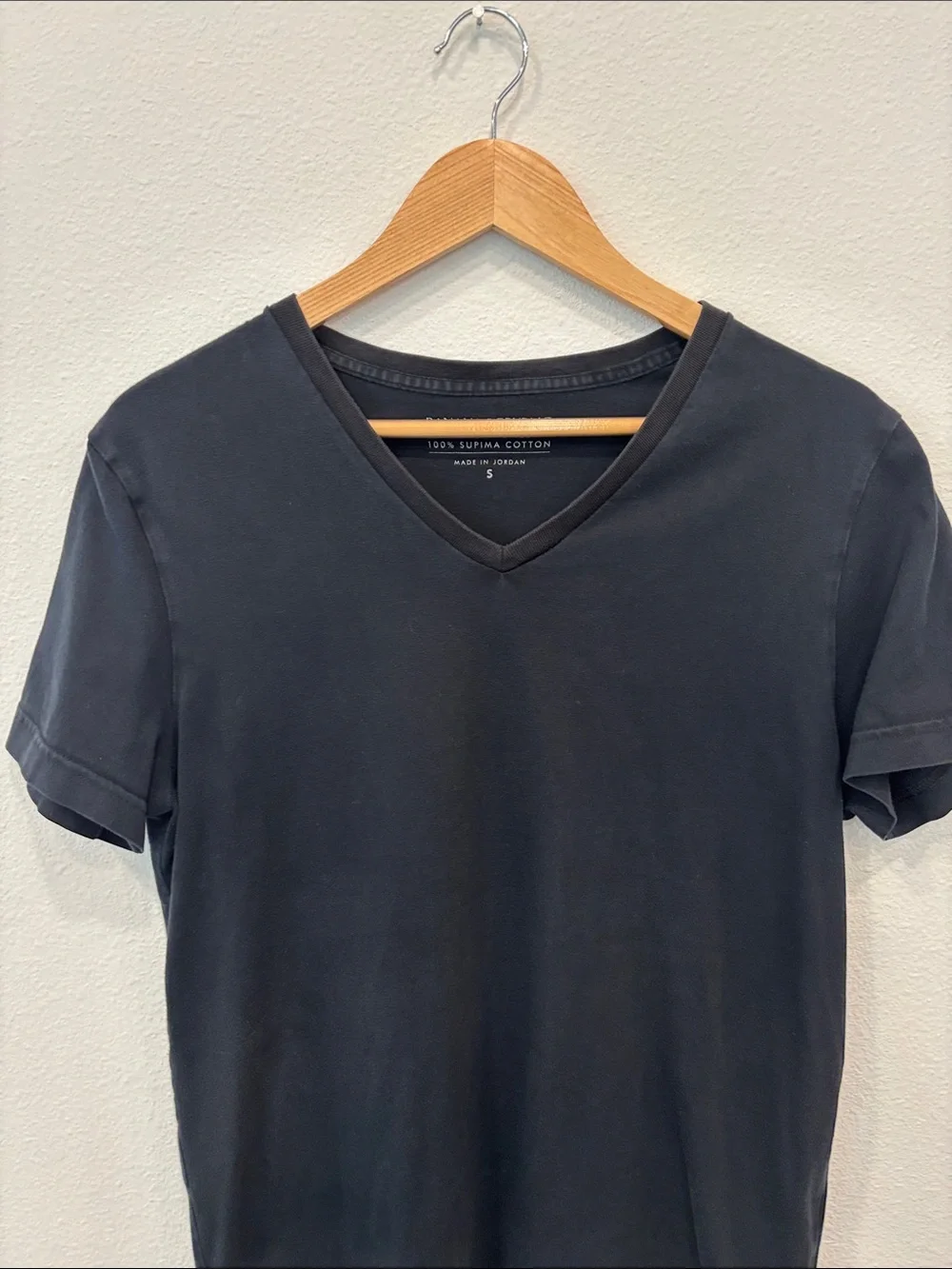 Banana Republic Classic Men’s Supima Cotton Black V-Neck Tee Size S